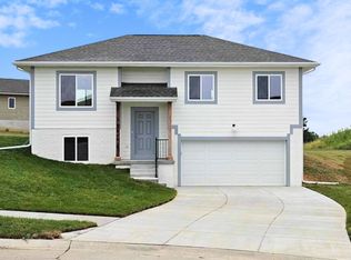 501 W 10th St, Malvern, IA 51551