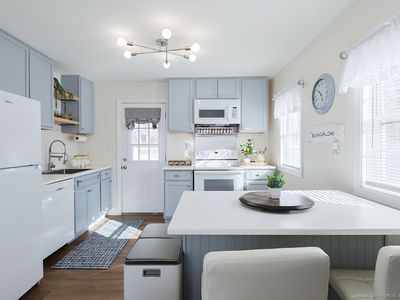15 Midway Oval, Groton, CT, 06340