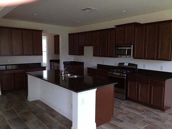 2nd image of 1009 Vinsetta Cir