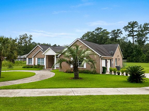 2nd image of 2981 Victor Rd.