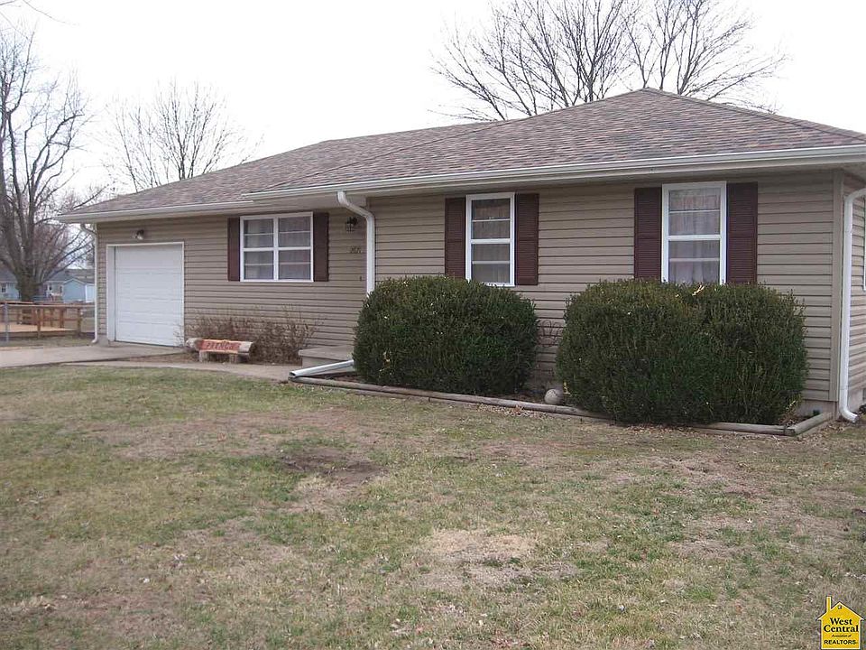 1st image of 2621 Maplewood Ln