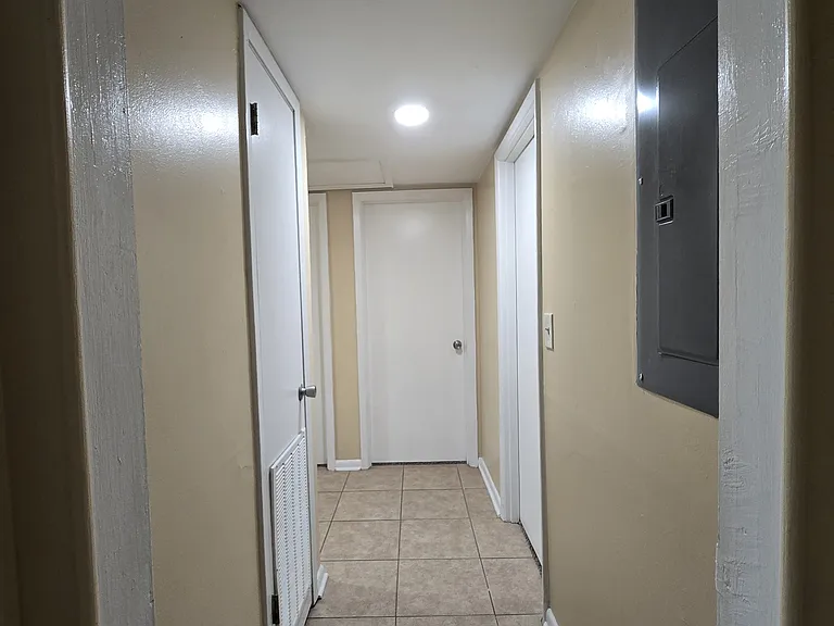 5010 Fredericksburg Ave — Photo 11