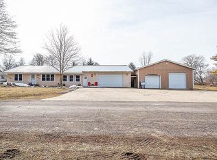 421 Maple St, Leslie, MI