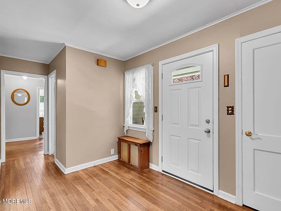 4th image of 323 Florence Road