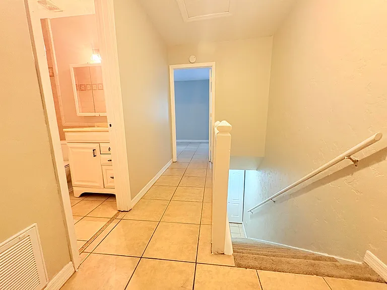 1007 Sutor Rd #D — Photo 8