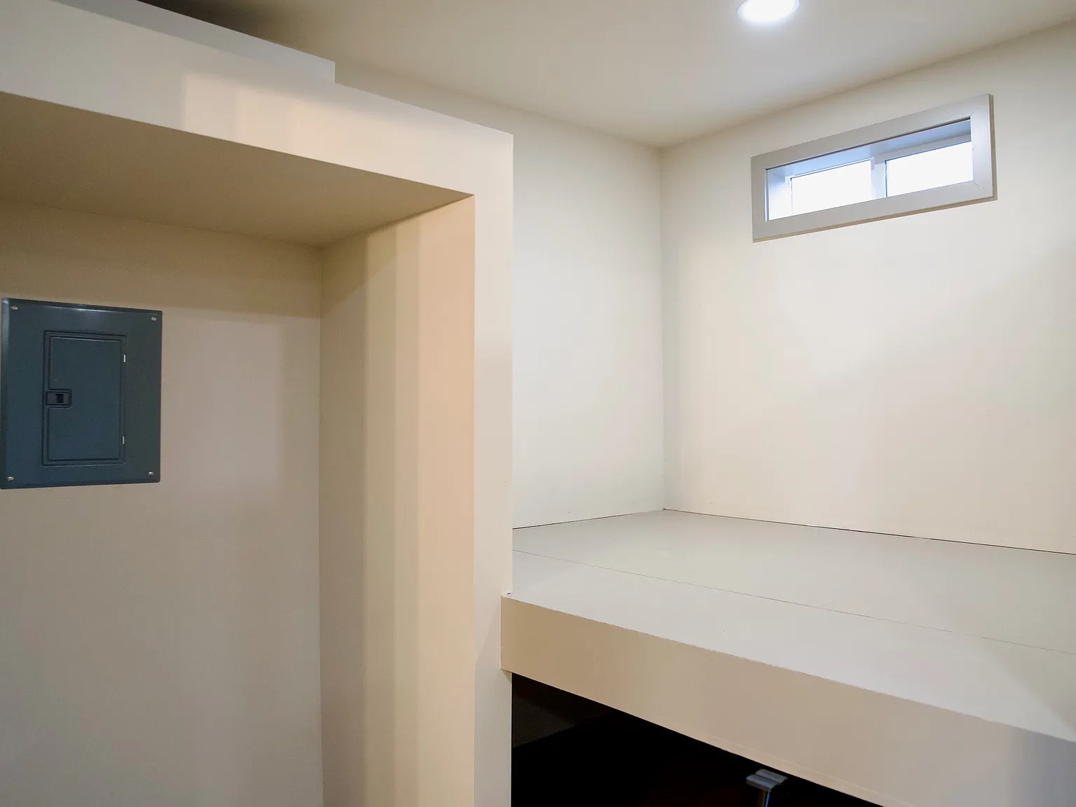 Studio, 400 sqft, $1,800 — Photo 4