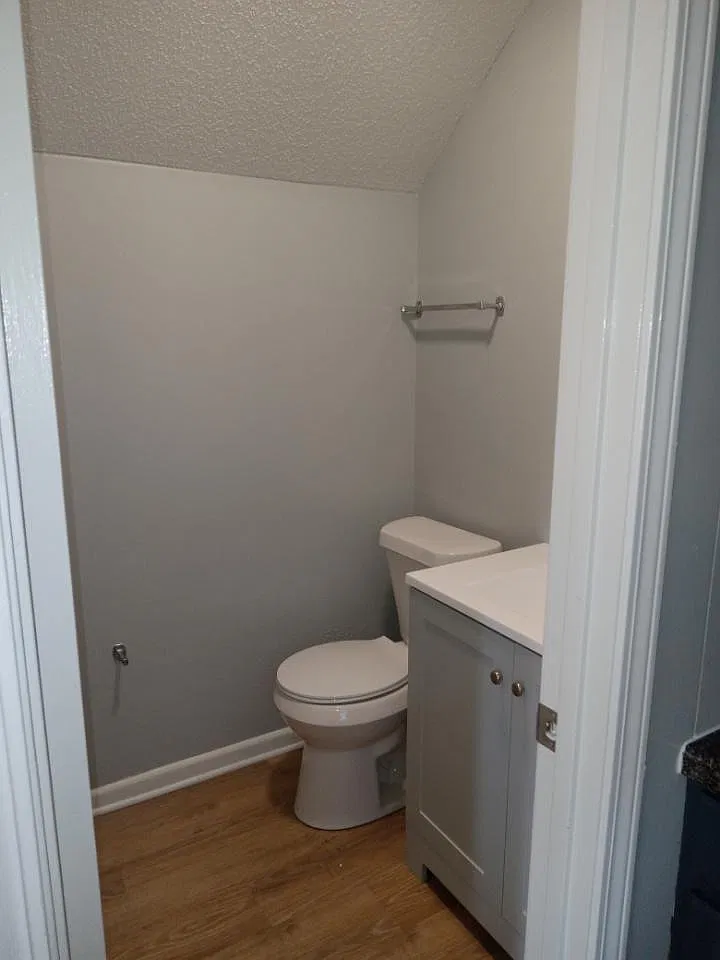 280 Medical Dr — Photo 3