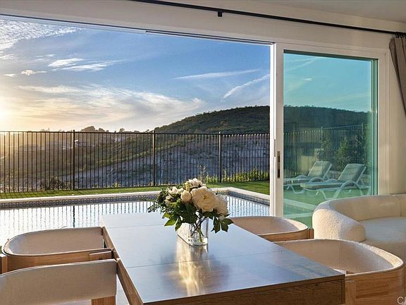 4th image of 941 Woodhaven Rd