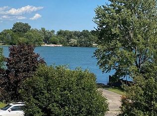 2773 Riverside Dr #29, Trenton, MI 48183