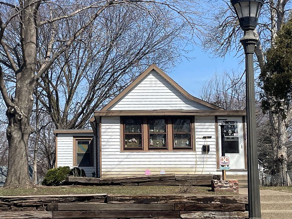 1st image of 655 Hawthorne Ave E