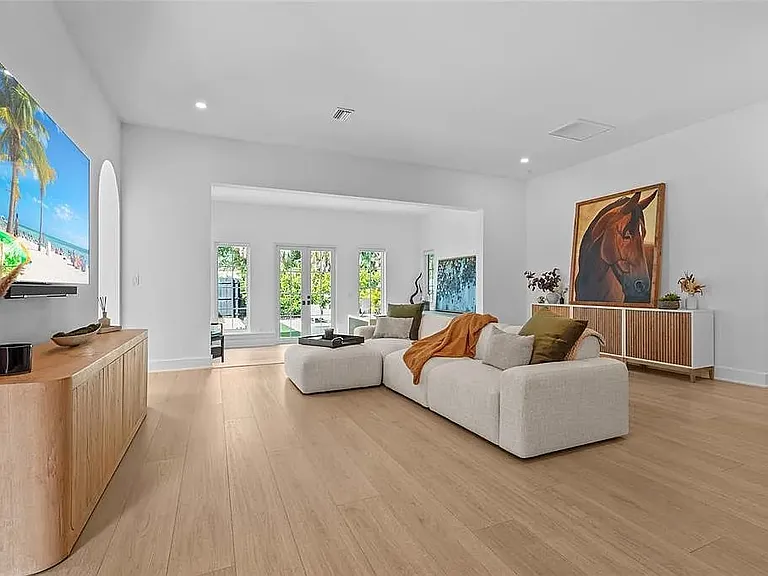 417 N Osprey Ave — Photo 15