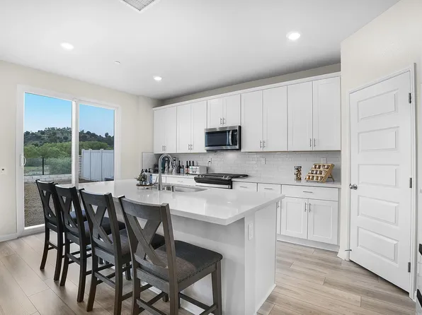 28403 Farm Creek Way, Valley Center, CA 92082