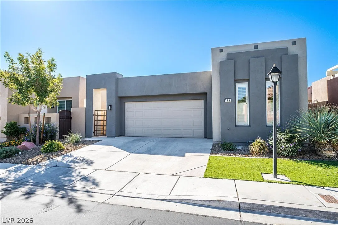 3 bed, 2.0 bath, 1784 sqft, $2,850 — Photo 1