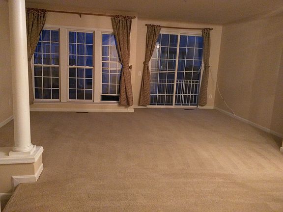 2nd floor livingroom