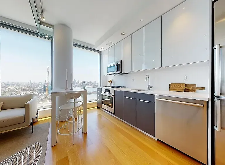 1 S 1st St #Penthouse 2B — Photo 2