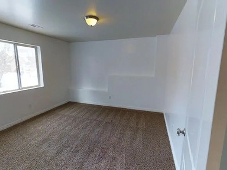 4000 E Mount Airey Dr — Photo 8