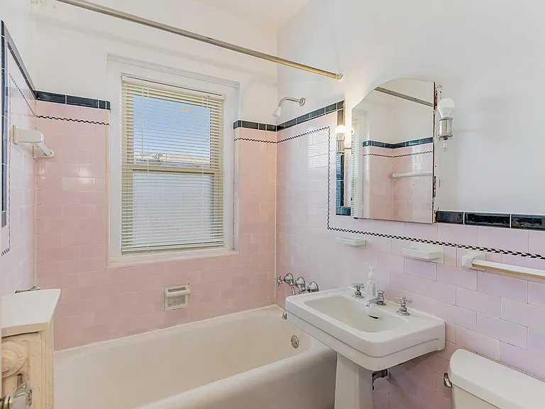 2719 Park Ave #201 — Photo 8
