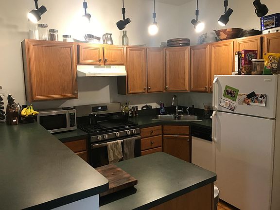 4th image of 2142 W Walton St #3