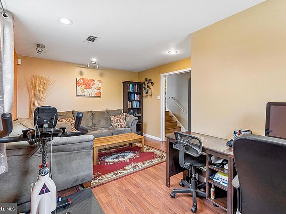 3rd image of 1424 Brierwood Rd