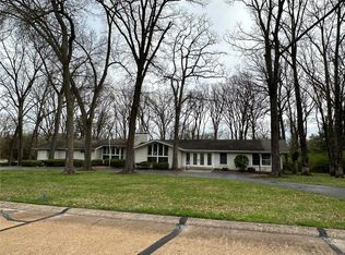 18 Devondale Ln, Saint Louis, MO 63131