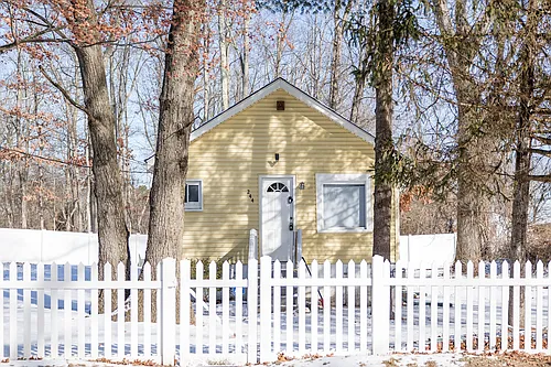 244 Nelson Ave Photo 1