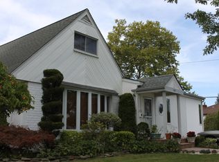 131 Haddon Rd, New Hyde Park, NY 11040