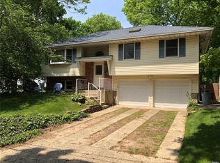 102 Lion Ct, Centereach, NY 11720