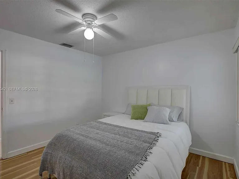 418 SE 4th St — Photo 5