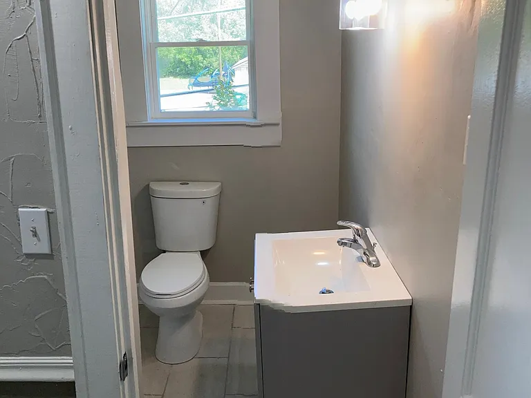 32 Smith Ave #1/2 — Photo 11