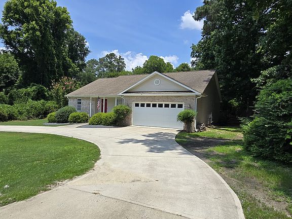 Circular driveway