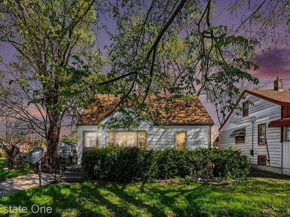 20059 Ellis St, Roseville, MI 48066