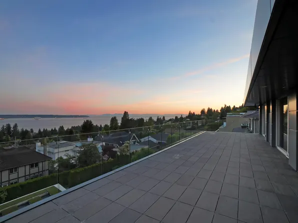 2370 Palmerston Ave, West Vancouver, BC V7V 2W1
