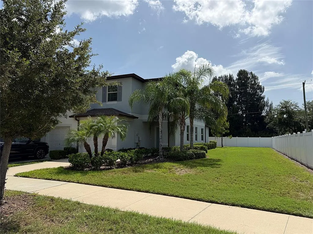 2 bed, 2.5 bath, 1548 sqft, $2,200 — Photo 2