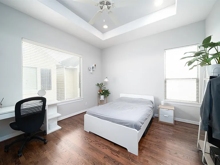 3848 Center St — Photo 22