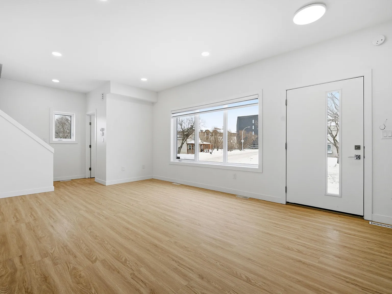 2 Villeneuve Blvd — Photo 2