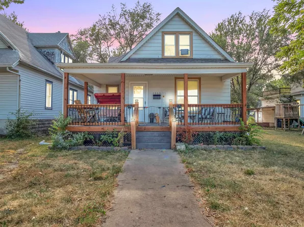 1113 N Main St, Newton, KS 67114