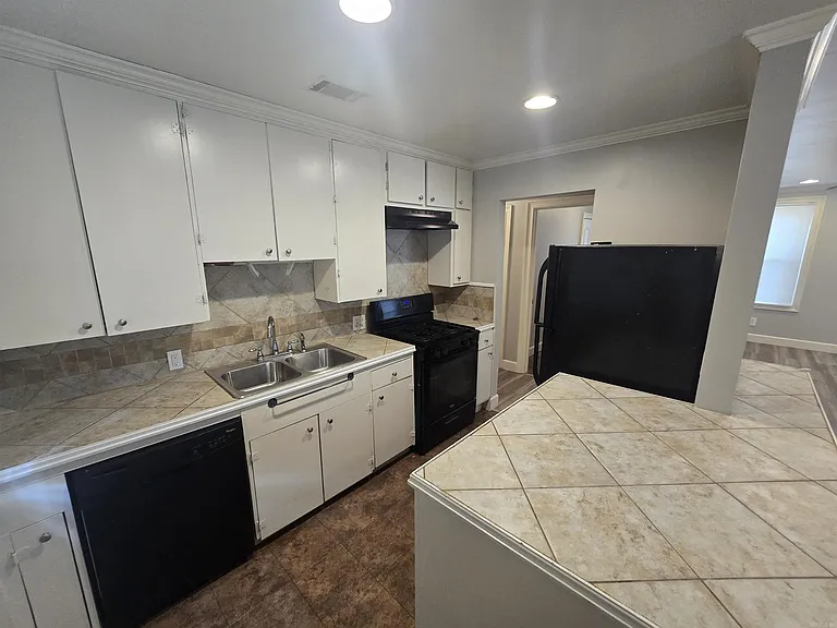 1605 S Pierce St — Photo 6