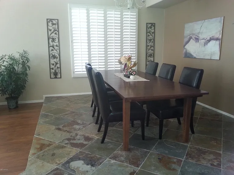 9720 E Davenport Dr — Photo 2