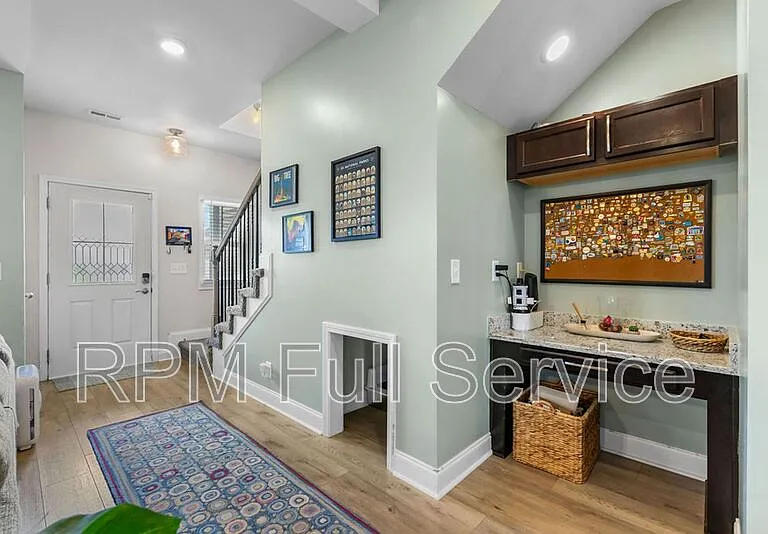 604 Alvin Rd — Photo 6