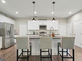 120 E Killian St, Canton, GA 30114