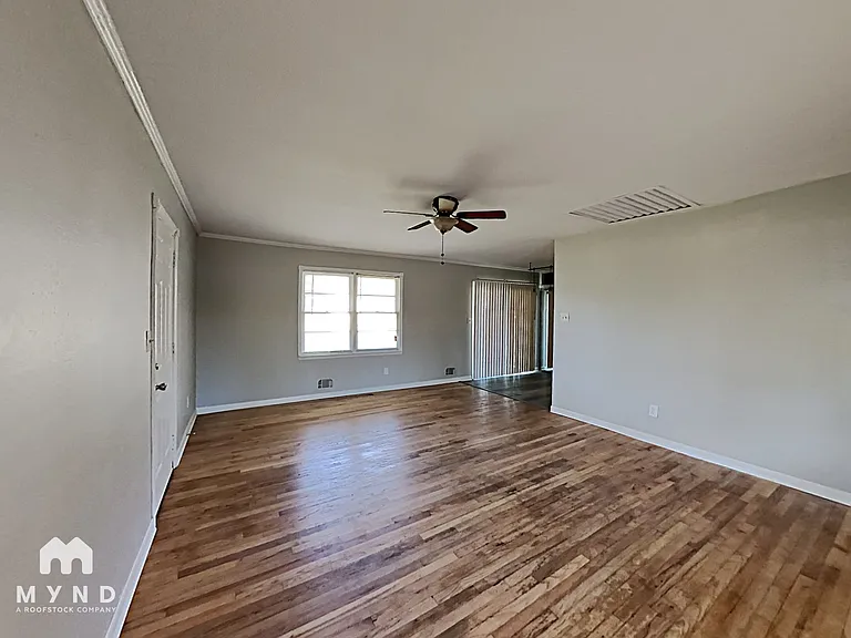 5245 Louis Xiv Ln — Photo 6