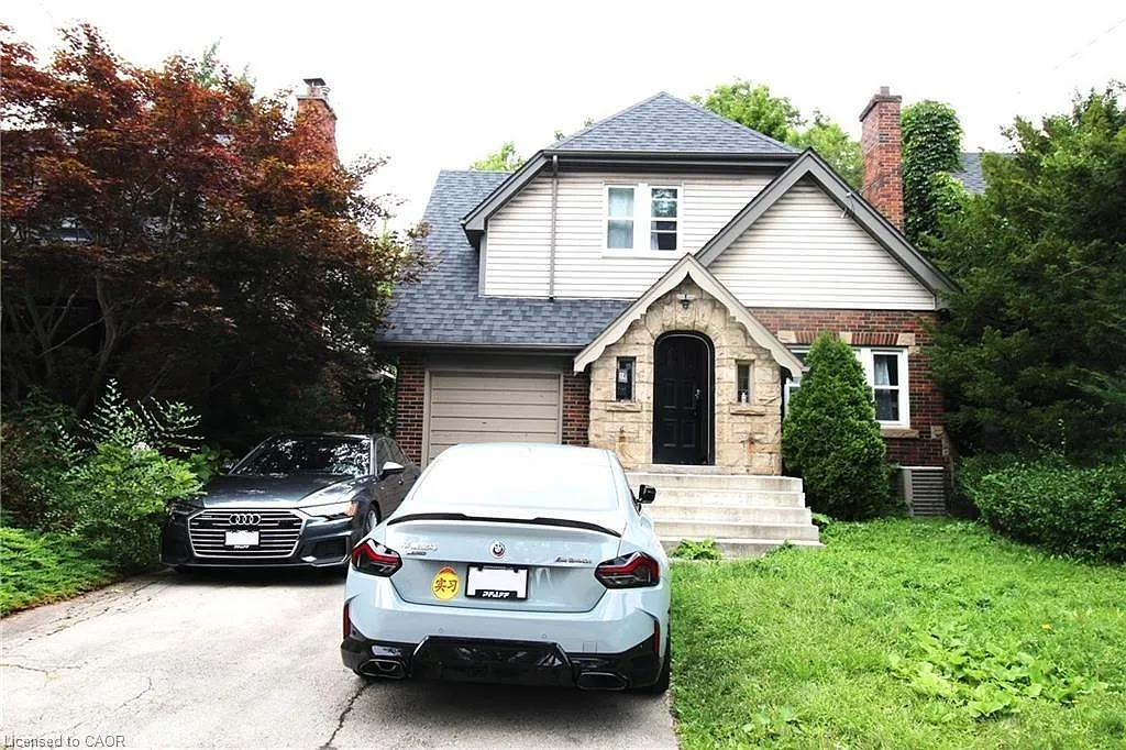 84 Arnold St photo 1