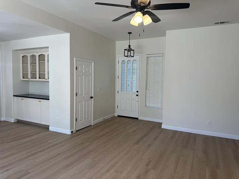 845 E Green Acres Dr — Photo 10