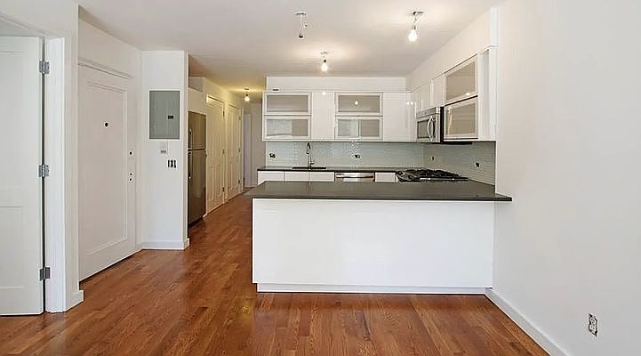 1st image of 165 Avenue B APT 3