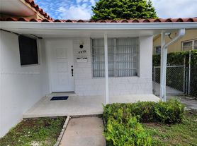 3375 SW 28th St, Miami, FL