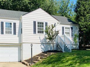 8607 Summit St, Kansas City, MO 64114