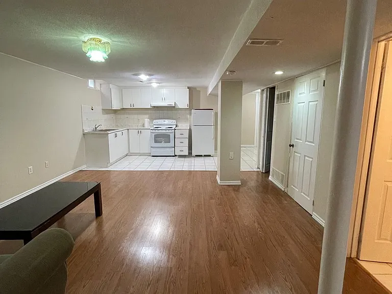 64 E Cimmaron St #BASEMENT — Photo 5