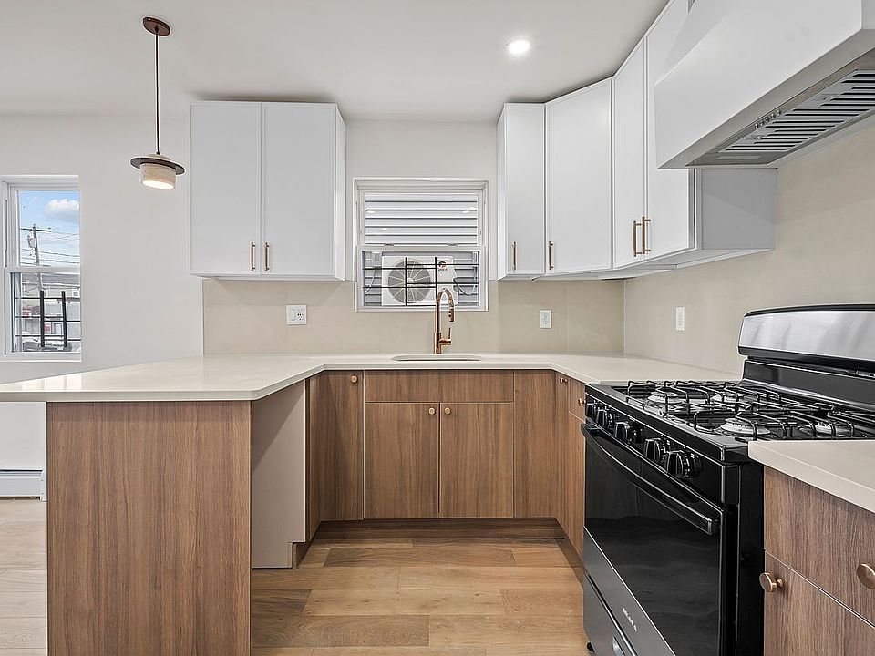 2918 Brookhaven Ave, Far Rockaway, NY 11691 | MLS #S1753681