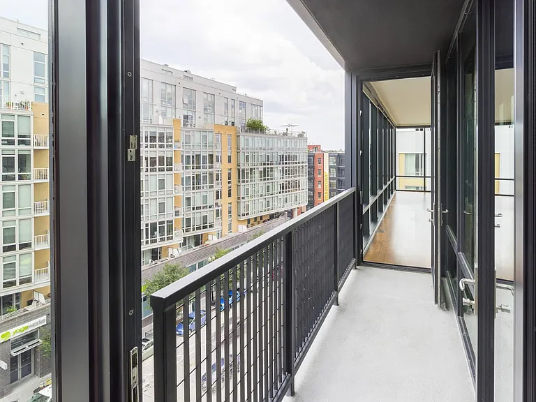 Capitol View on 14th — Photo 13