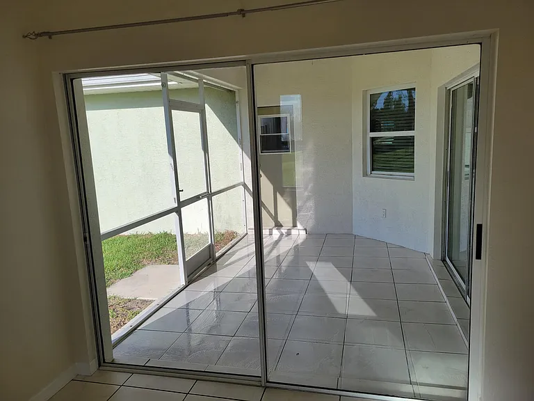 6833 Babcock St — Photo 6